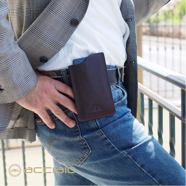 Phone belt pouch in italian leather Brown