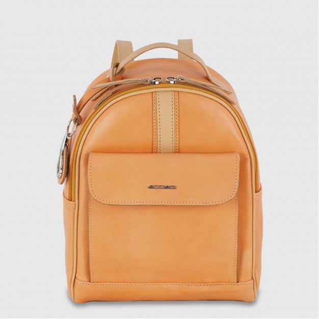 Woman's backpack in leather Venere