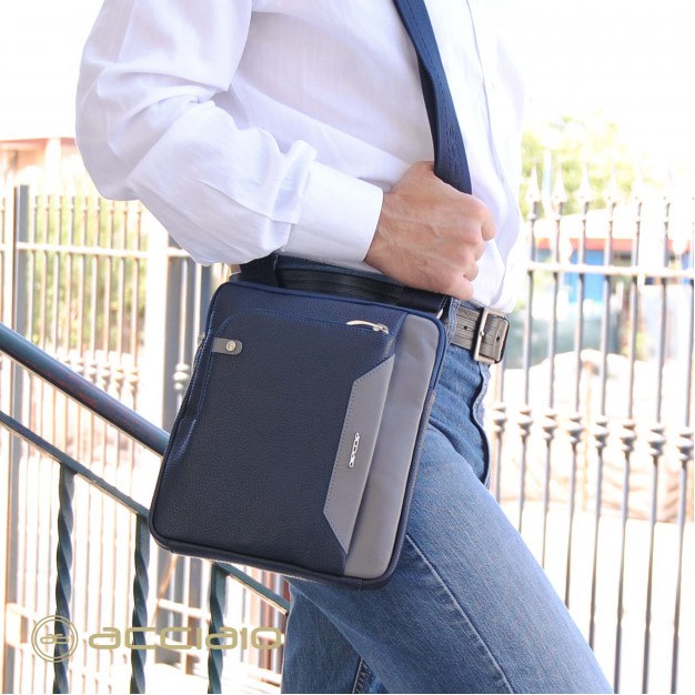 Men's shoulder bag iPad®Pro 11" in leather