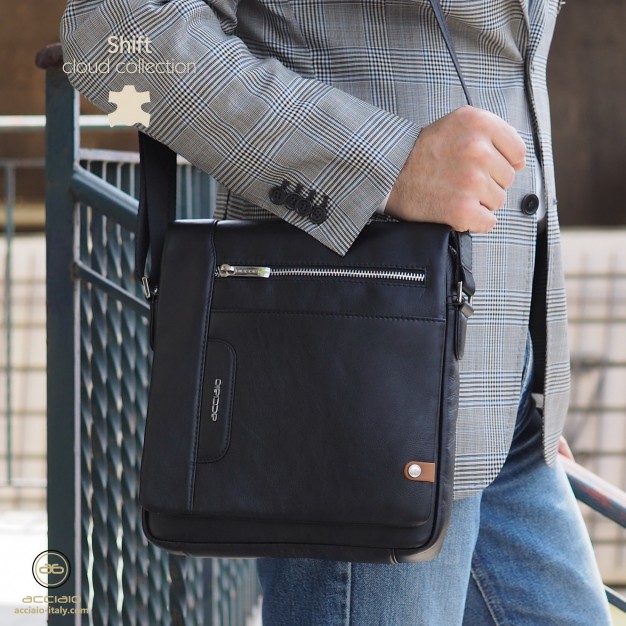 Borsello uomo con patta largo in pelle Nero