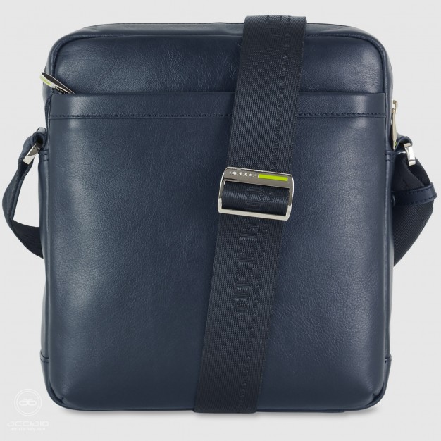 Men's shoulder bag large in leather Blue