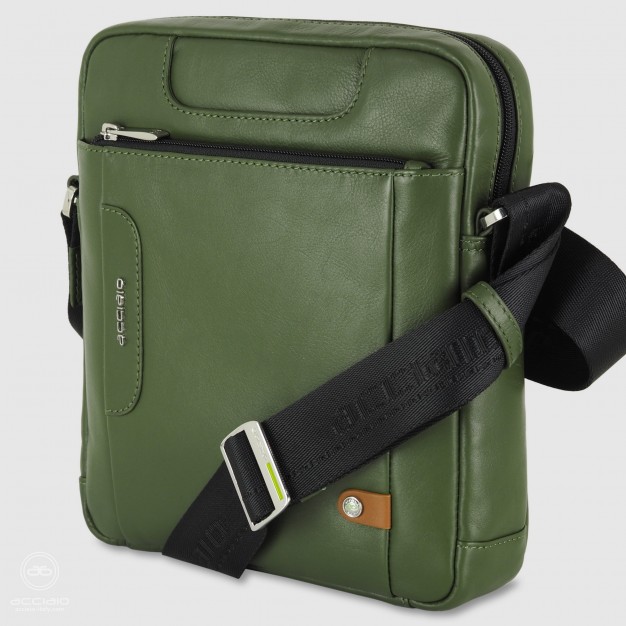 Men's shoulder bag large in leather Green Men's shoulder bag large in leather Green