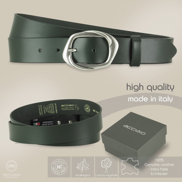 Woman's Green belt in smooth Leather, antique Silver buckle